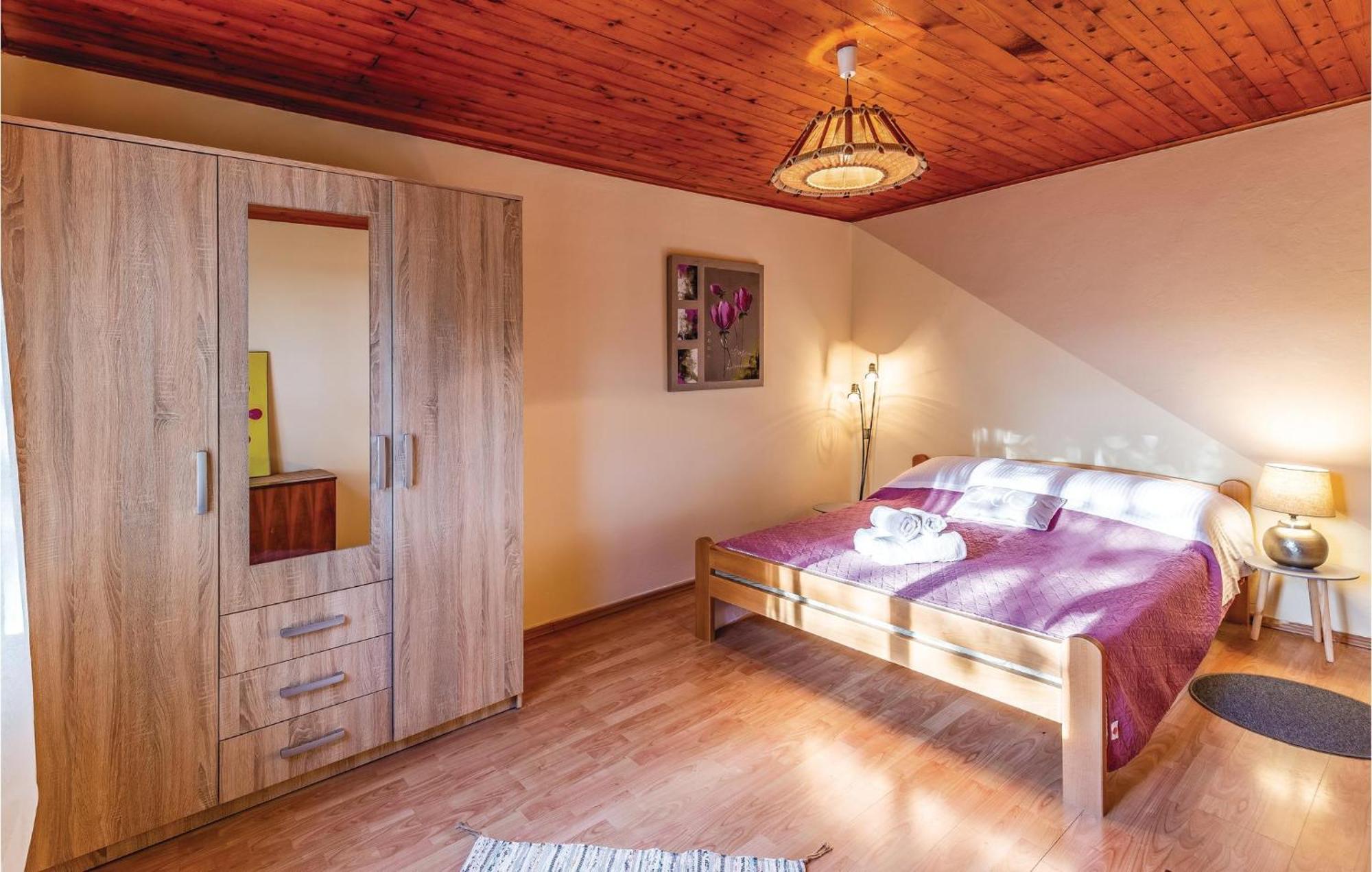 1 Bedroom Pet Friendly Home In Šišan Buitenkant foto