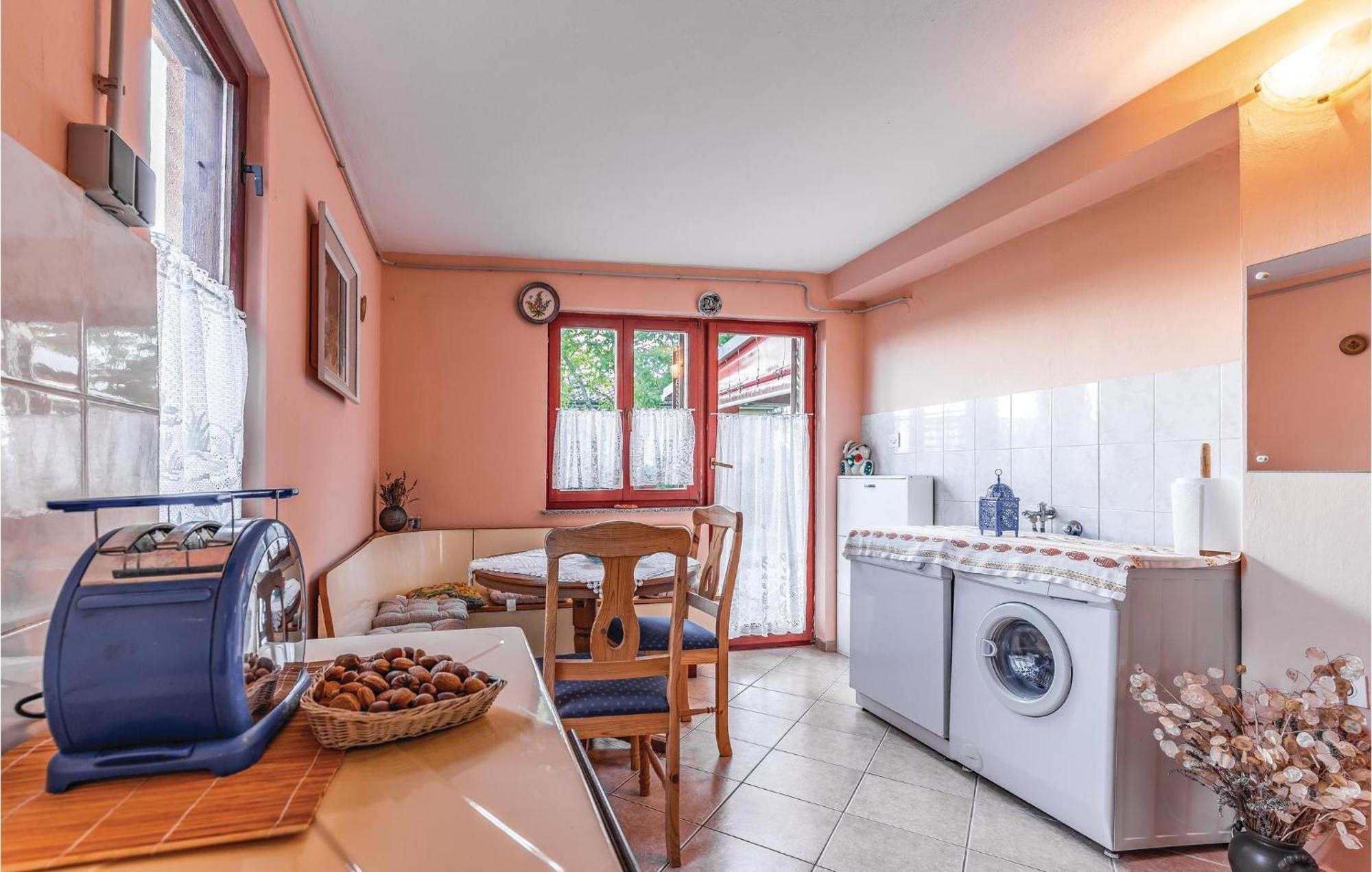 1 Bedroom Pet Friendly Home In Šišan Buitenkant foto