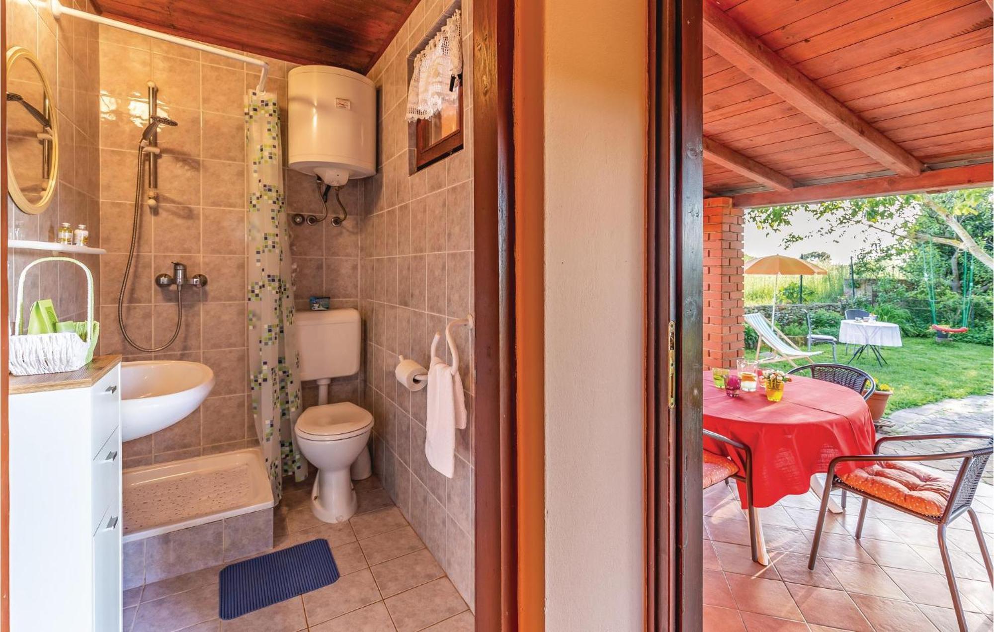 1 Bedroom Pet Friendly Home In Šišan Buitenkant foto