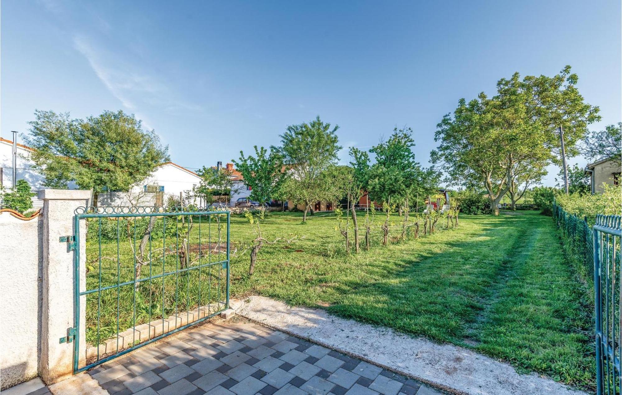 1 Bedroom Pet Friendly Home In Šišan Buitenkant foto