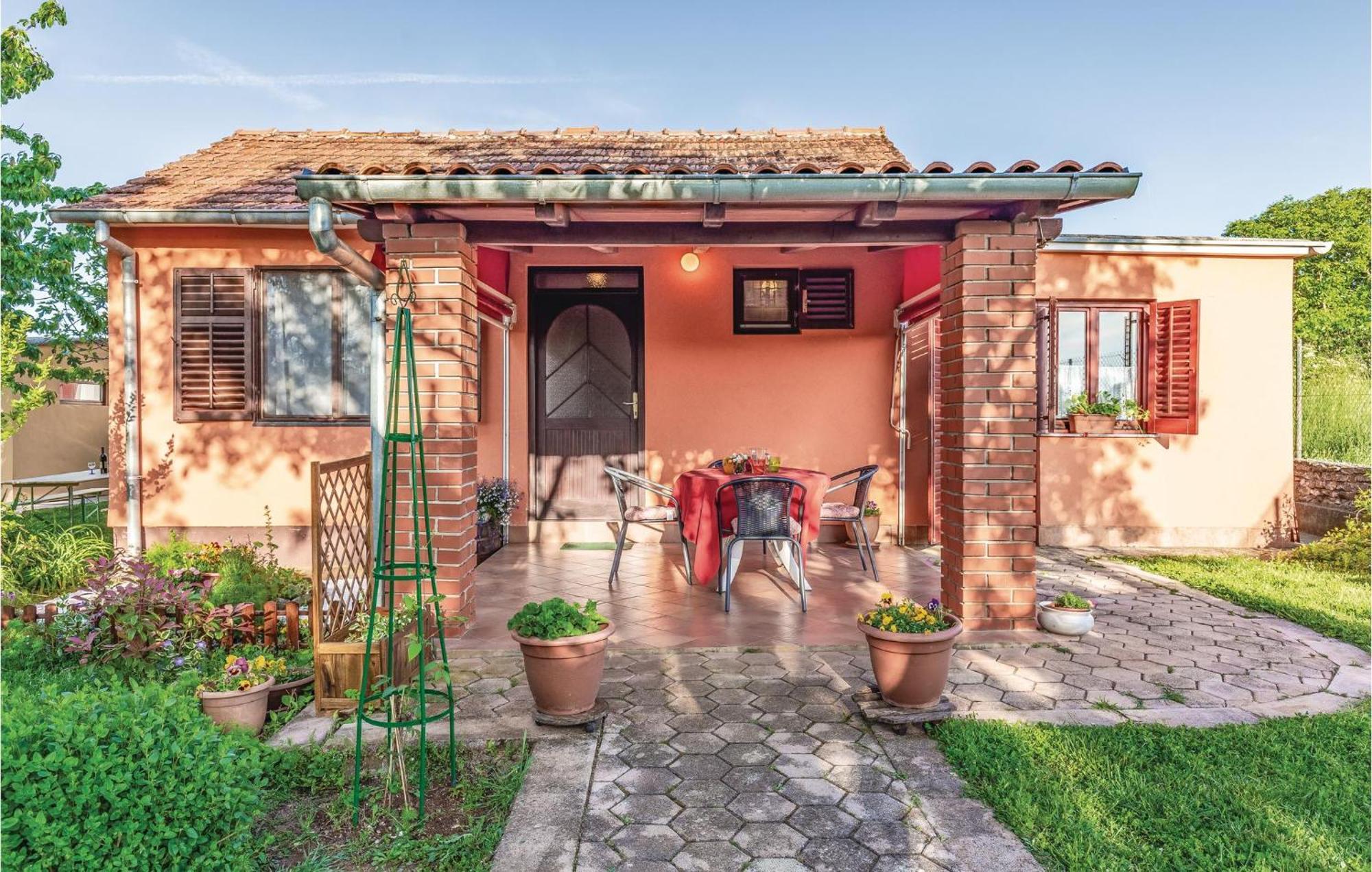 1 Bedroom Pet Friendly Home In Šišan Buitenkant foto